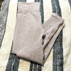 Pink workout leggings!!